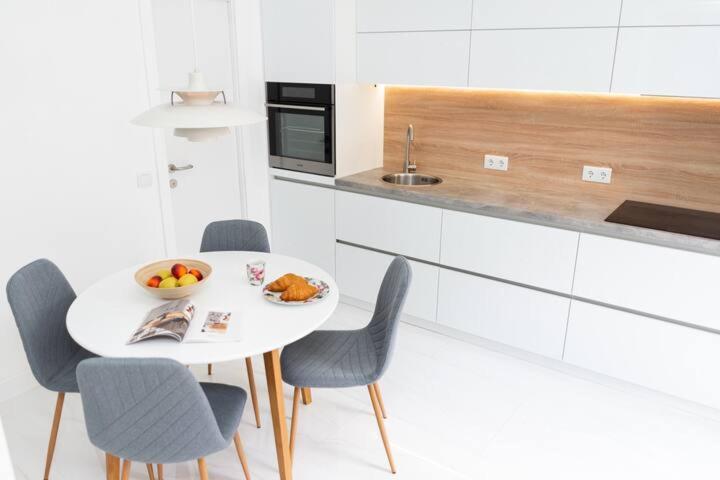 Freedom Apartments In The Heart Of Lviv - Balabana Str And Svoboda Avenue Εξωτερικό φωτογραφία